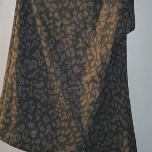 Old Navy black and gray cheetah leggings. 2x